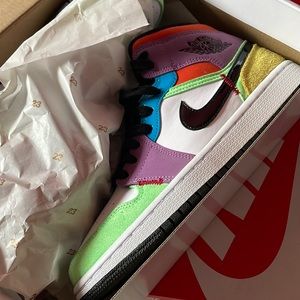 Nike Jordan 1 Mid SE
Multi-Color